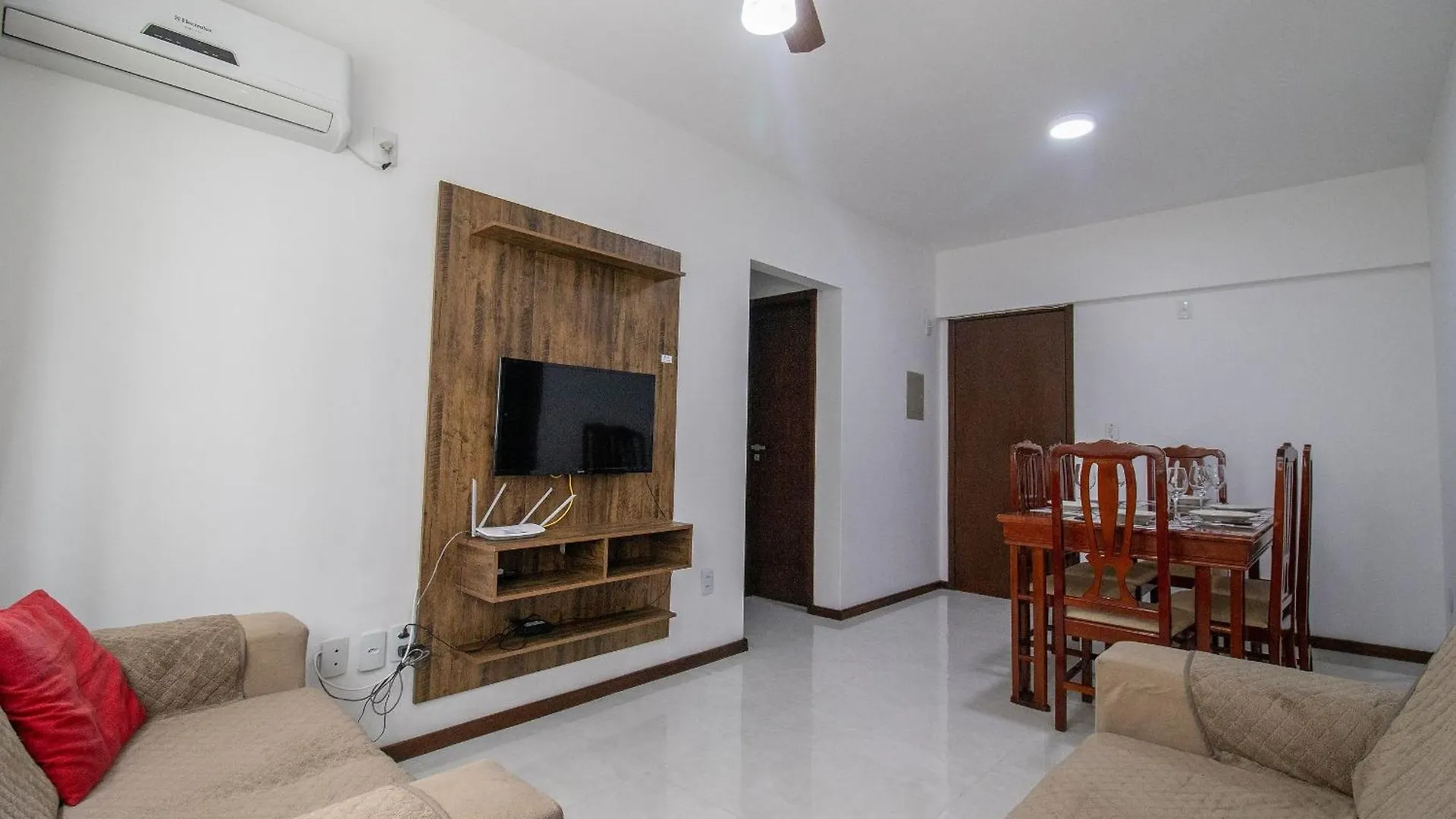 Апартаменты Tat23 - Climatizado, 2 Dorm, Tv Smart Балнеариу-Камбориу